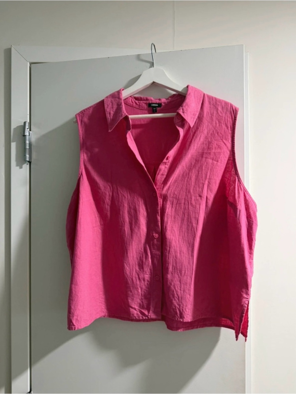 Express Sleeveless Button-Front Shirt - Hot Pink